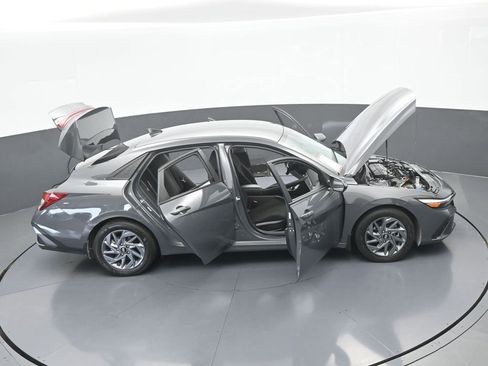 Used 2024 Hyundai Elantra SEL FWD image 65