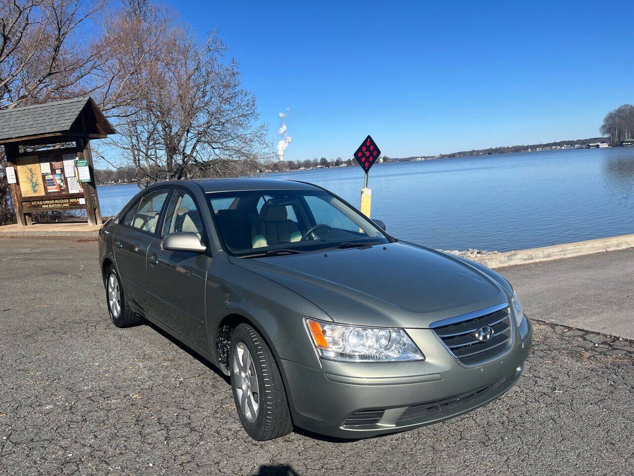 Used 2009 Hyundai Sonata GLS FWD image 1