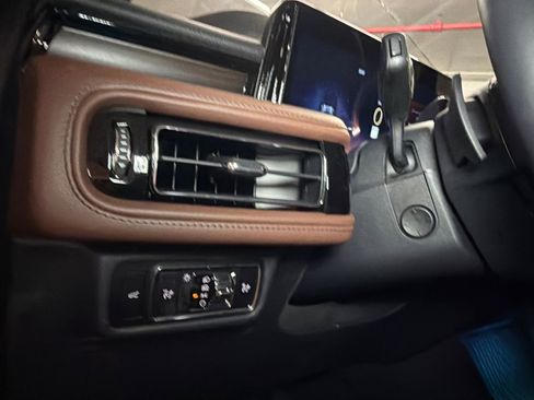 New 2026 Lincoln Aviator Reserve AWD/4WD image 33