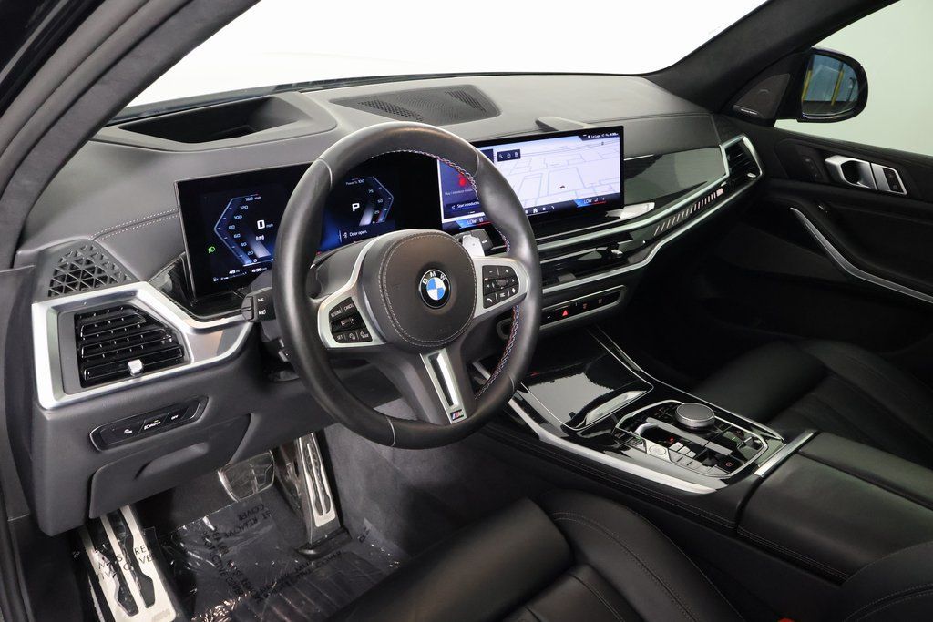 Certified 2025 BMW X7 M60i w/ M Sport Professional Package AWD/4WD image 7