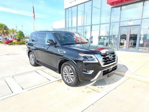 Used 2024 Nissan Armada SL w/ Captain's Chairs Package AWD/4WD image 2