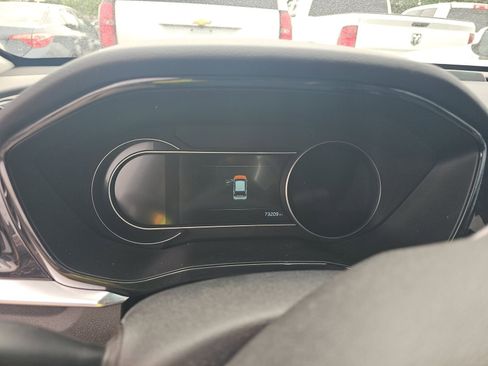 Used 2022 Kia Niro EX w/ Cold Weather Package FWD image 2