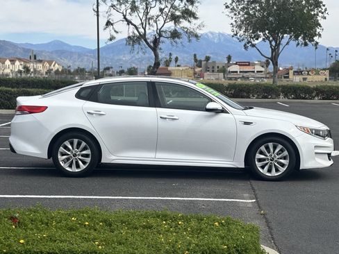 Used 2016 Kia Optima EX w/ Premium Package image 4