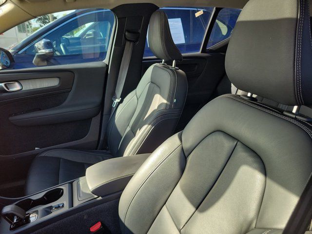 Used 2024 Volvo XC40 B5 Core w/ Protection Package Premier AWD/4WD image 21