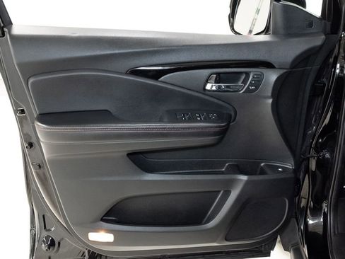 Used 2020 Honda Ridgeline Black Edition image 9
