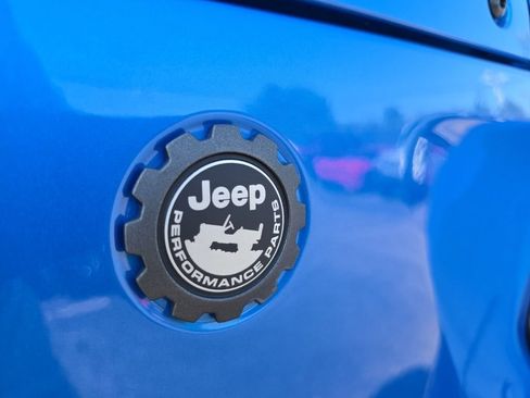Used 2024 Jeep Gladiator Rubicon AWD/4WD image 13