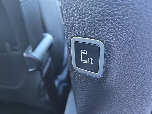 New 2026 Chrysler Pacifica Select w/ S Appearance Package image 89