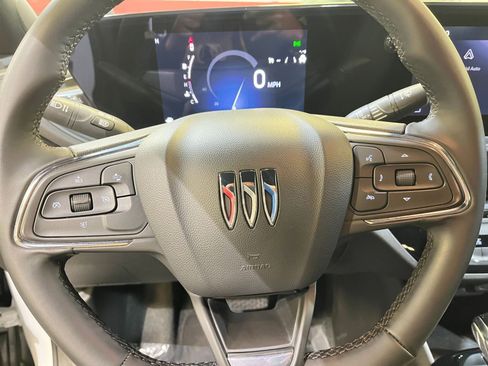 Used 2025 Buick Envista Sport Touring image 27