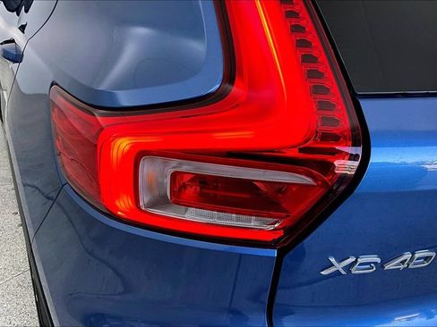 Used 2020 Volvo XC40 T5 R-Design AWD/4WD image 35