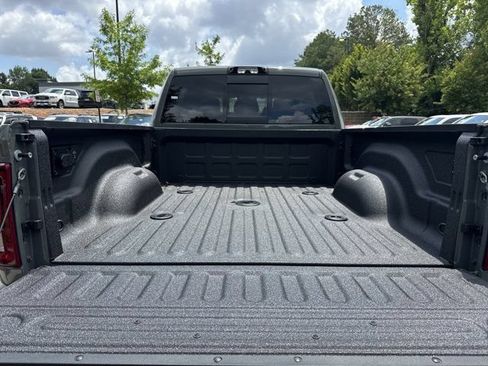 New 2026 RAM 3500 Laramie AWD/4WD image 17