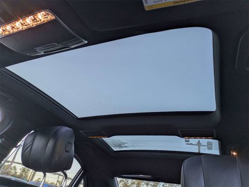 Used 2020 Mercedes-Benz S 560 4MATIC Sedan image 19