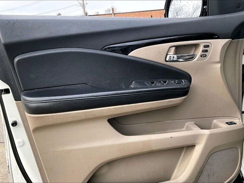 Used 2016 Honda Pilot Elite image 14
