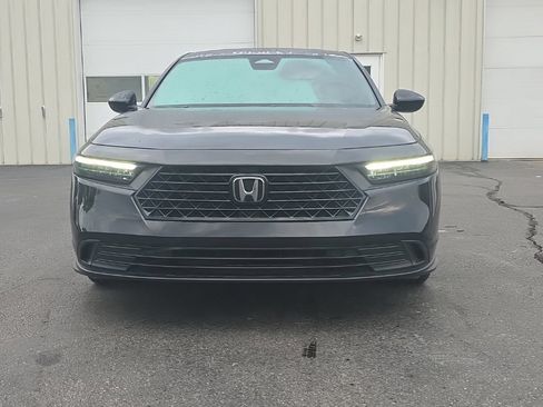 Used 2025 Honda Accord Sport image 2