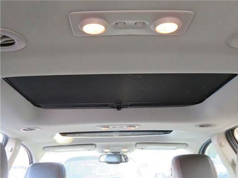 Used 2017 GMC Acadia Limited SLT image 3