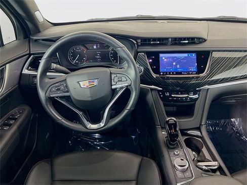 Used 2024 Cadillac XT6 Premium Luxury image 20