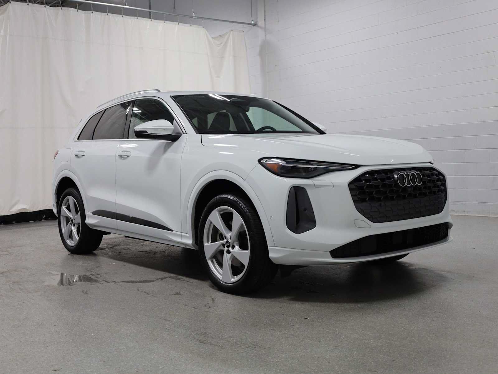 Certified 2025 Audi Q5 Premium w/ Premium Plus AWD/4WD image 13