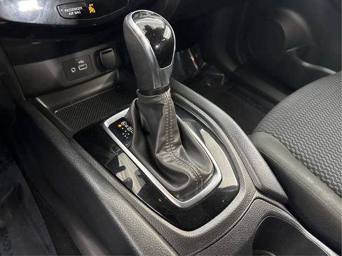 Used 2022 Nissan Rogue Sport S image 44