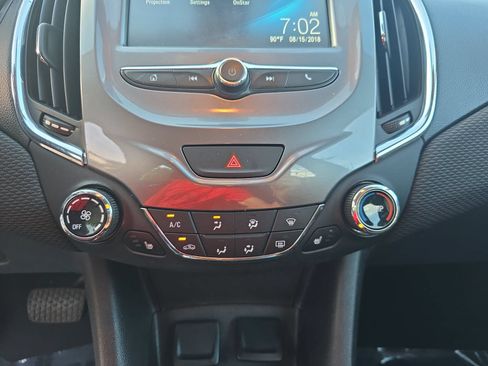 Used 2017 Chevrolet Cruze LT w/ Convenience Package FWD image 20