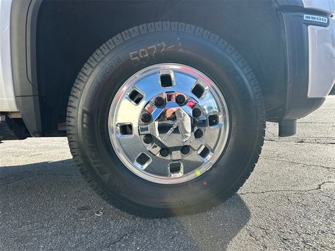 Used 2024 GMC Sierra 3500 Denali Ultimate image 13