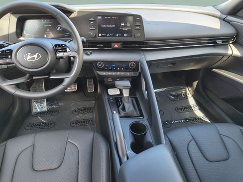 New 2026 Hyundai Elantra SEL Sport FWD image 12