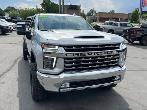 Used 2021 Chevrolet Silverado 2500 LTZ w/ Z71 Off-Road Package AWD/4WD image 5