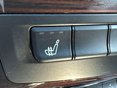 Used 2018 INFINITI QX30 Premium w/ Technology Package image 32