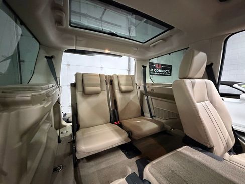 Used 2014 Land Rover LR4 HSE image 35