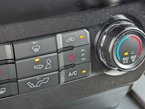 Used 2020 Ford F150 XLT w/ Equipment Group 302A Luxury RWD image 18