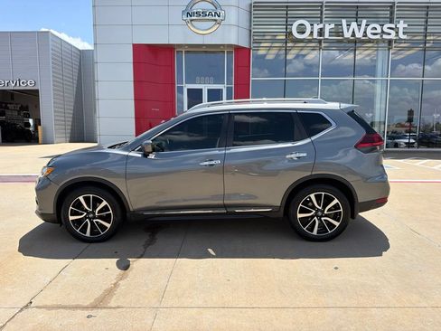 Used 2020 Nissan Rogue SL FWD image 2