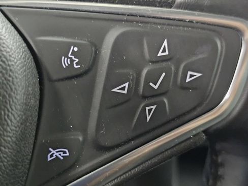 Used 2018 Chevrolet Equinox LT FWD image 30