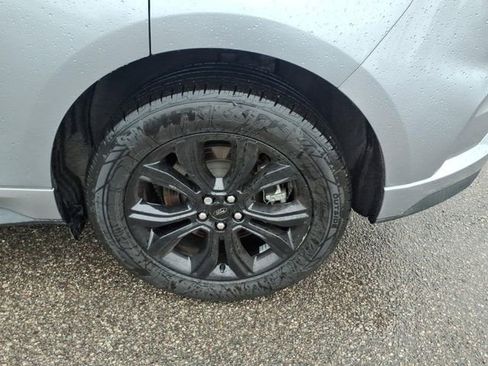 Certified 2024 Ford Edge SE w/ Black Appearance Package AWD/4WD image 11