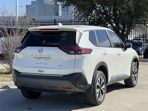 Certified 2023 Nissan Rogue SV image 4