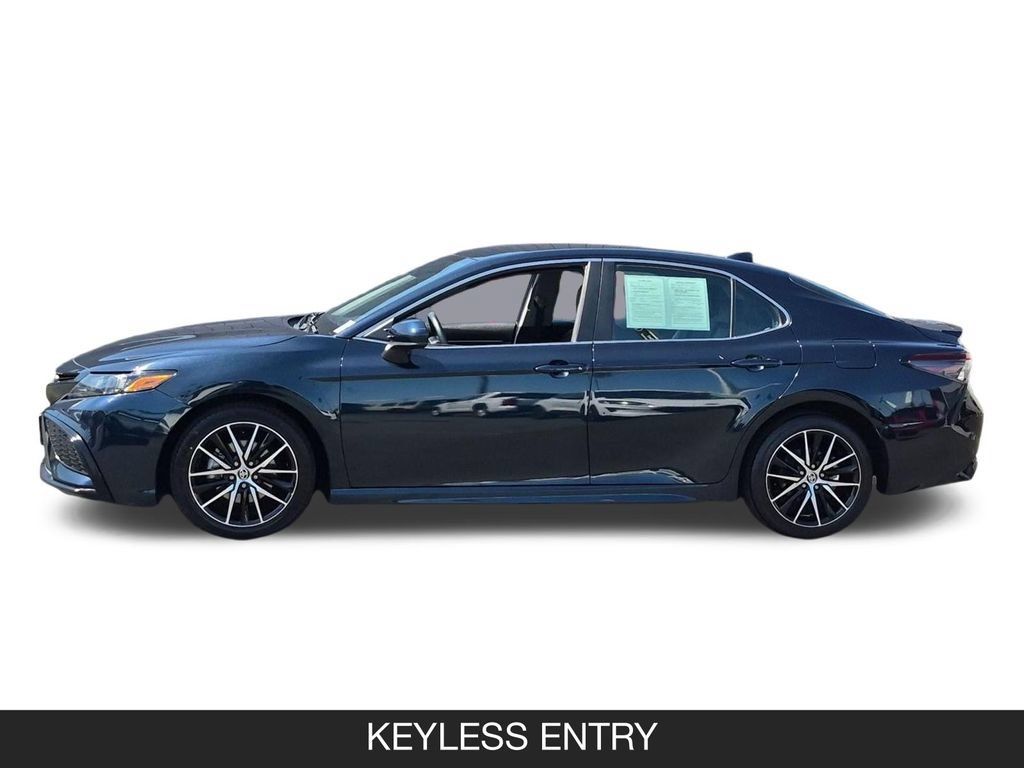 Used 2021 Toyota Camry SE FWD image 5