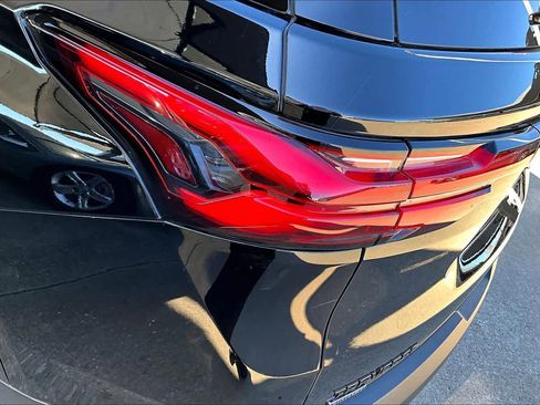 Used 2024 Chevrolet Traverse RS image 27