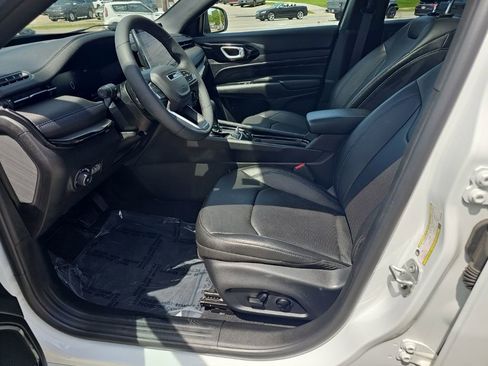 Certified 2025 Jeep Compass Limited w/ High Altitude Package AWD/4WD image 15