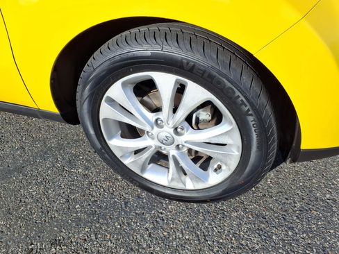 Used 2015 Kia Soul + image 9