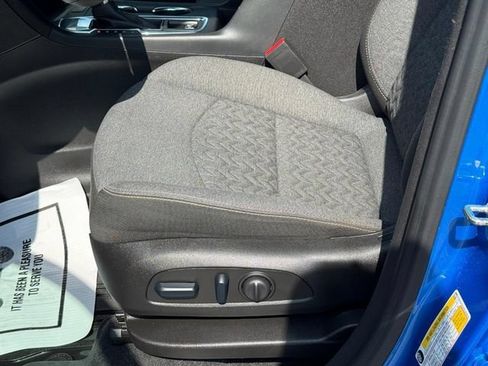 Used 2024 Chevrolet Equinox LT w/ LPO, Floor Liner Package FWD image 16