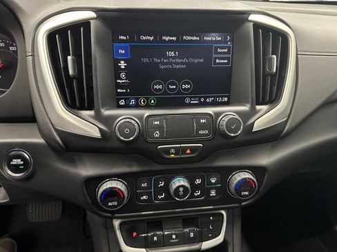 Used 2022 GMC Terrain SLT w/ Infotainment Package II AWD/4WD image 17