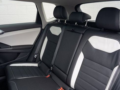 New 2026 Volkswagen Taos SEL AWD/4WD image 9