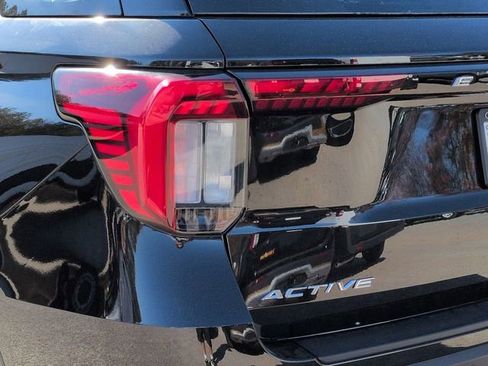 New 2026 Ford Explorer Active w/ Active Comfort Package image 14