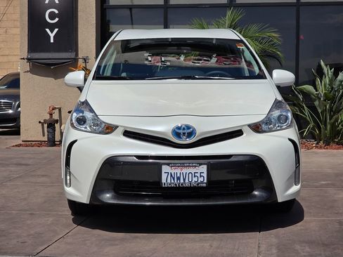 Used 2015 Toyota Prius V Three FWD image 4