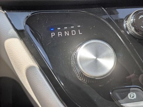 Used 2023 Chrysler Pacifica Touring-L FWD image 22