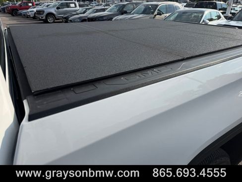 Used 2024 GMC Sierra 1500 Denali w/ Technology Package AWD/4WD image 16