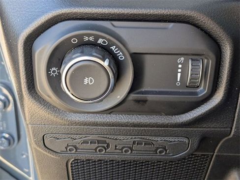 Used 2024 Jeep Wrangler Willys image 22