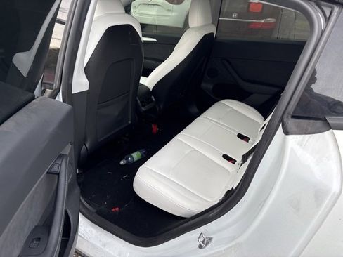 Used 2024 Tesla Model Y Performance image 14