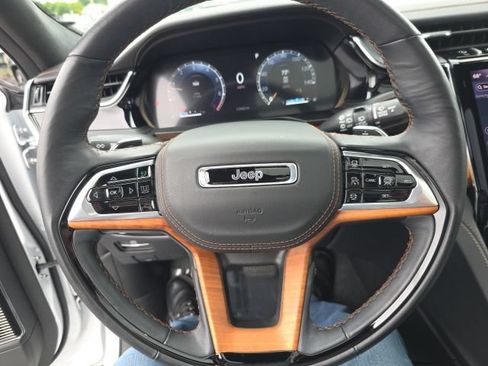 Used 2025 Jeep Grand Cherokee L Summit AWD/4WD image 21