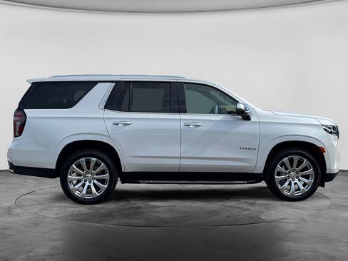 Used 2021 Chevrolet Tahoe Premier w/ Premium Package AWD/4WD image 11