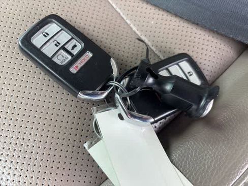 Used 2018 Honda Odyssey Elite image 24