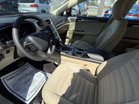 Used 2013 Ford Fusion SE image 10