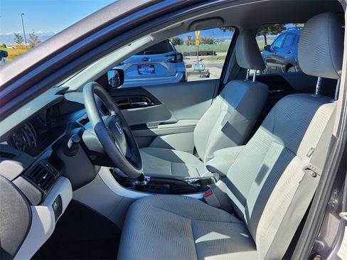 Used 2017 Honda Accord LX image 7